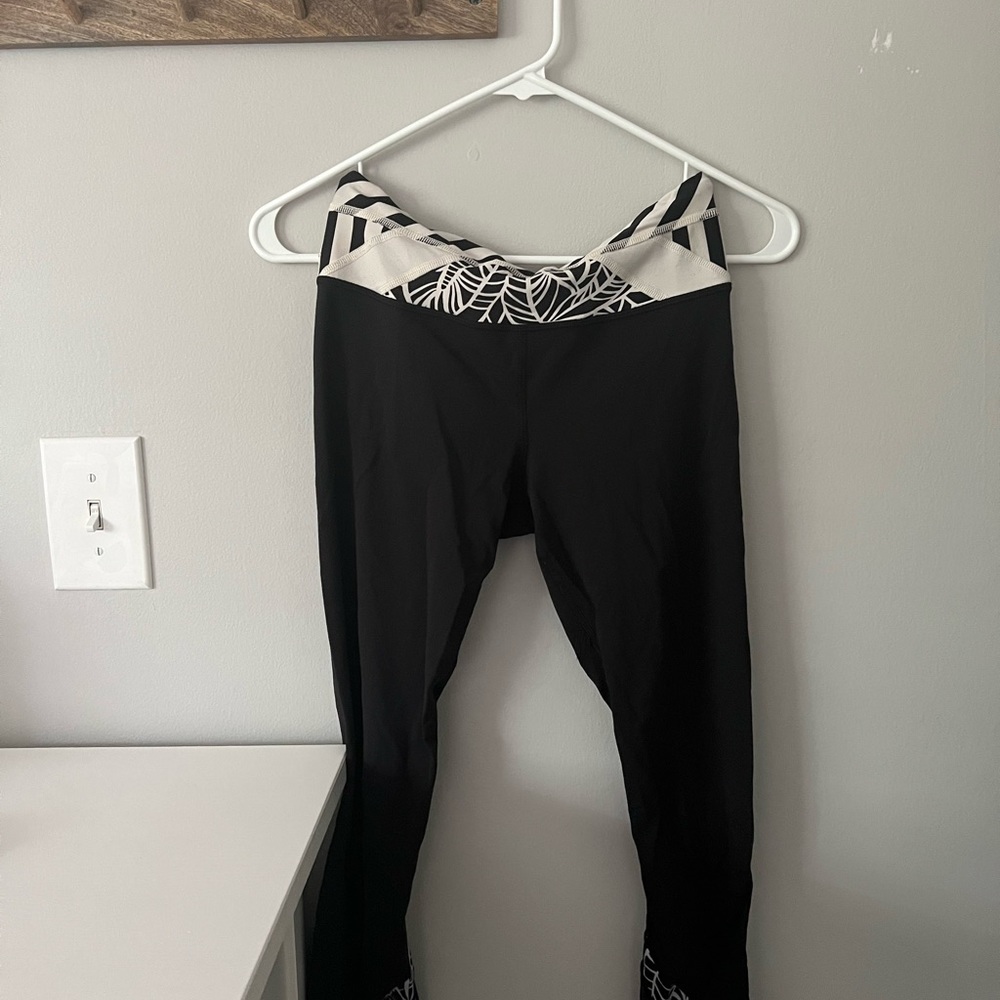 Lululemon Crops - Picture 2 of 3